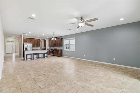 $549,900 | 17566 Buckingham Garden Drive, Lithia, FL 33547