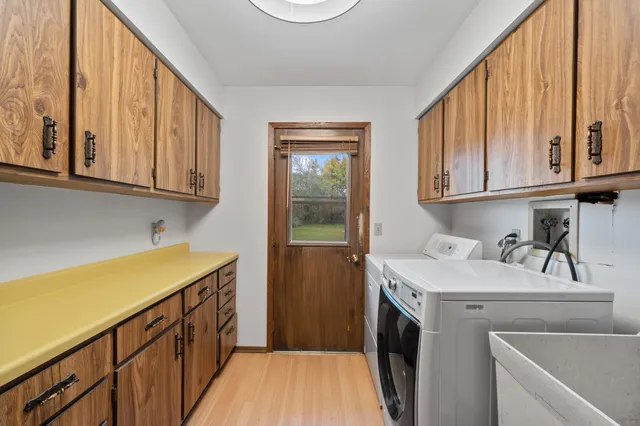 $585,000 | 3345 County Rd F South, Delavan, WI 53115