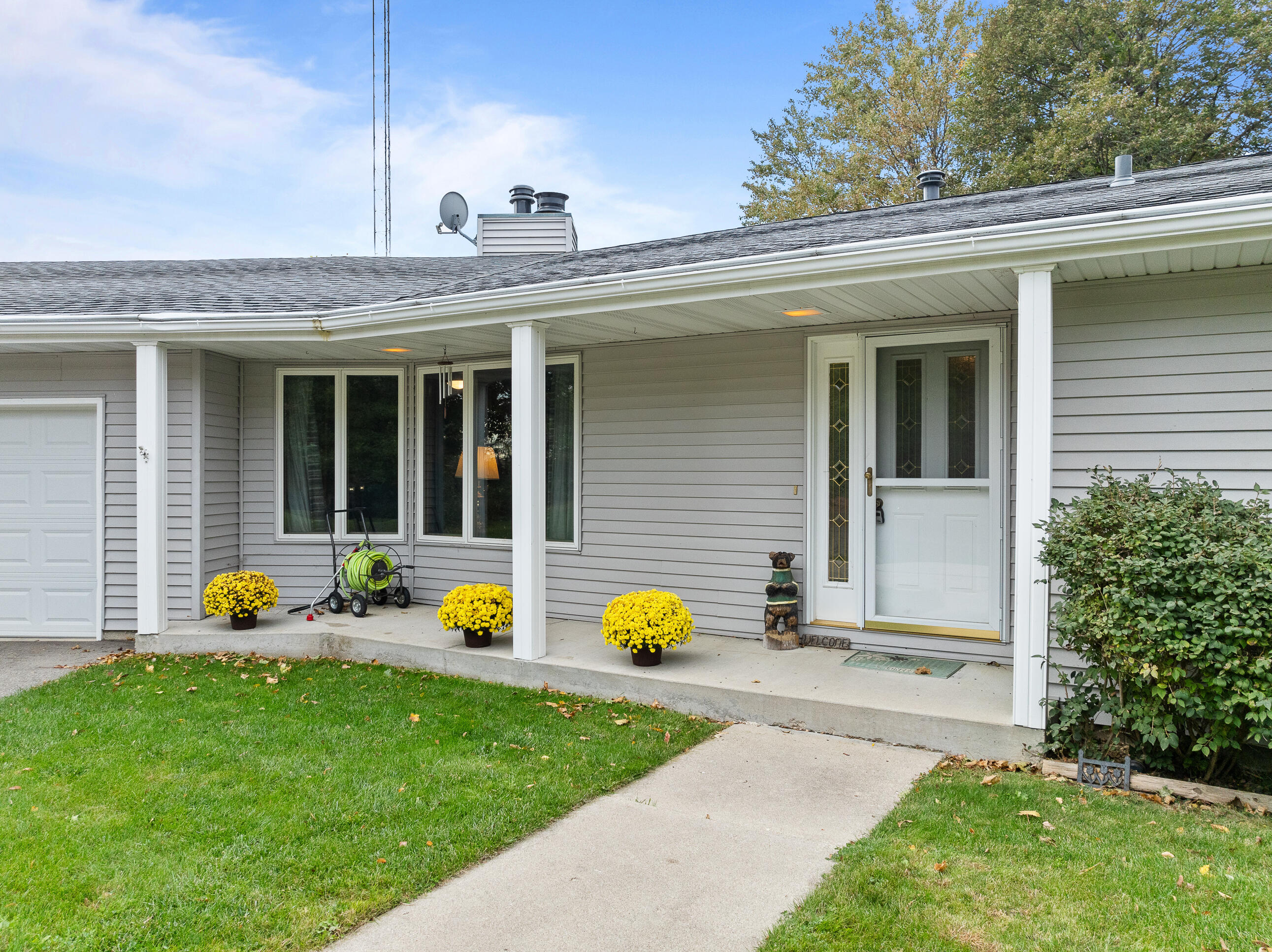 3345 County Rd F South Delavan, WI 53115 - Photo 2 of 45 2. Front Porch
