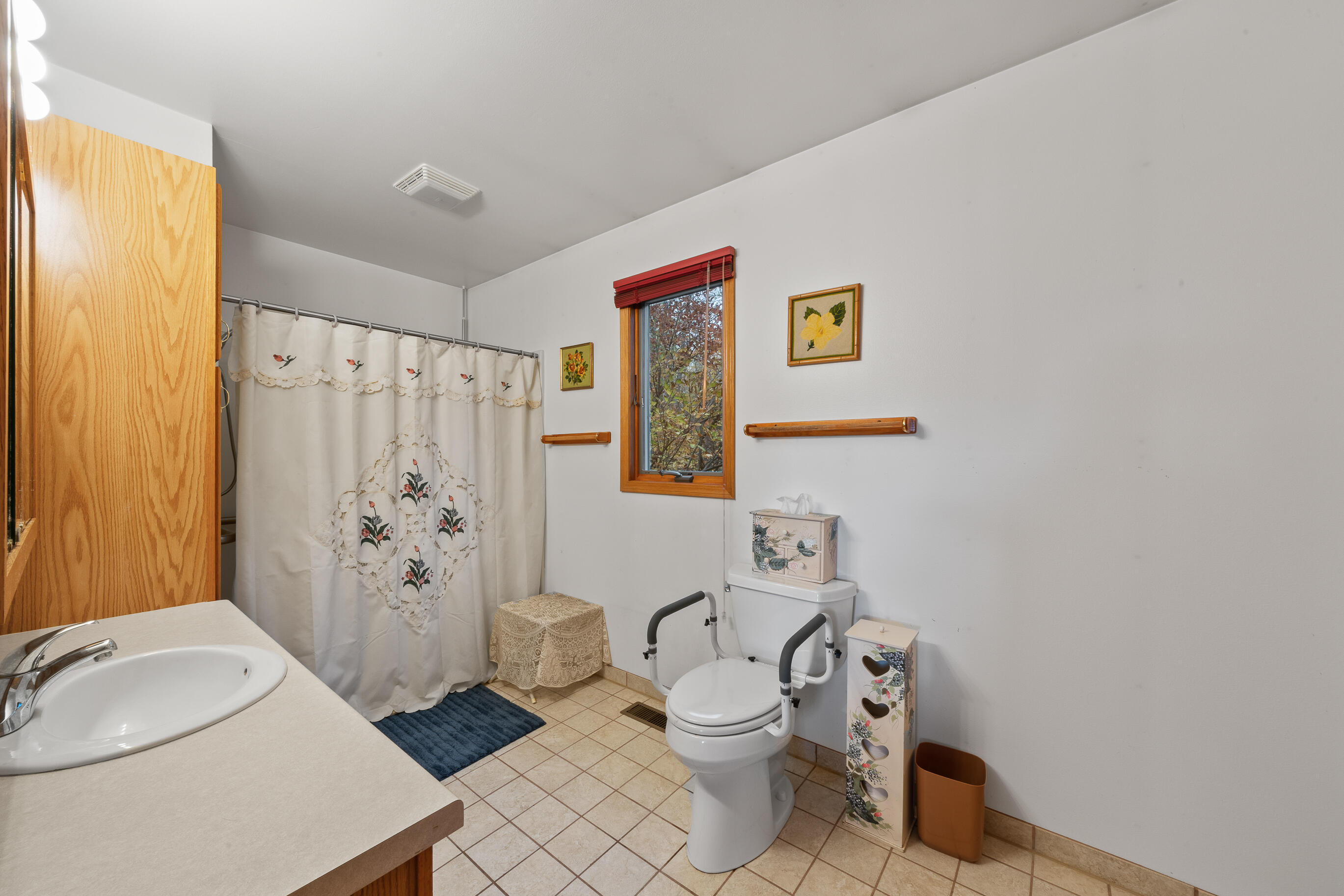 3345 County Rd F South Delavan, WI 53115 - Photo 24 of 45 24. Full Bathroom 3