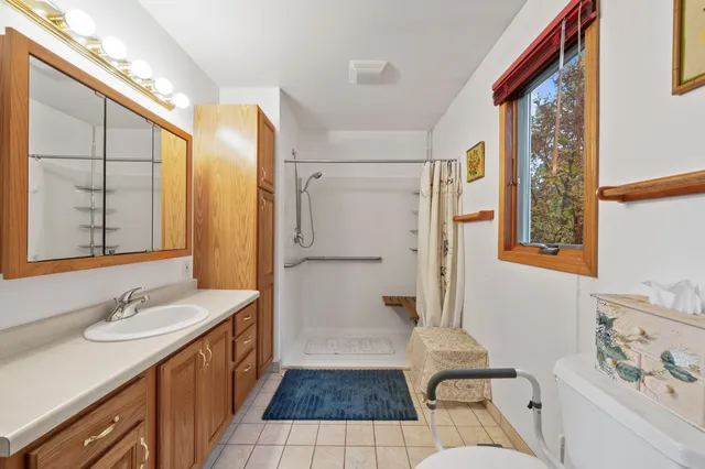 $585,000 | 3345 County Rd F South, Delavan, WI 53115