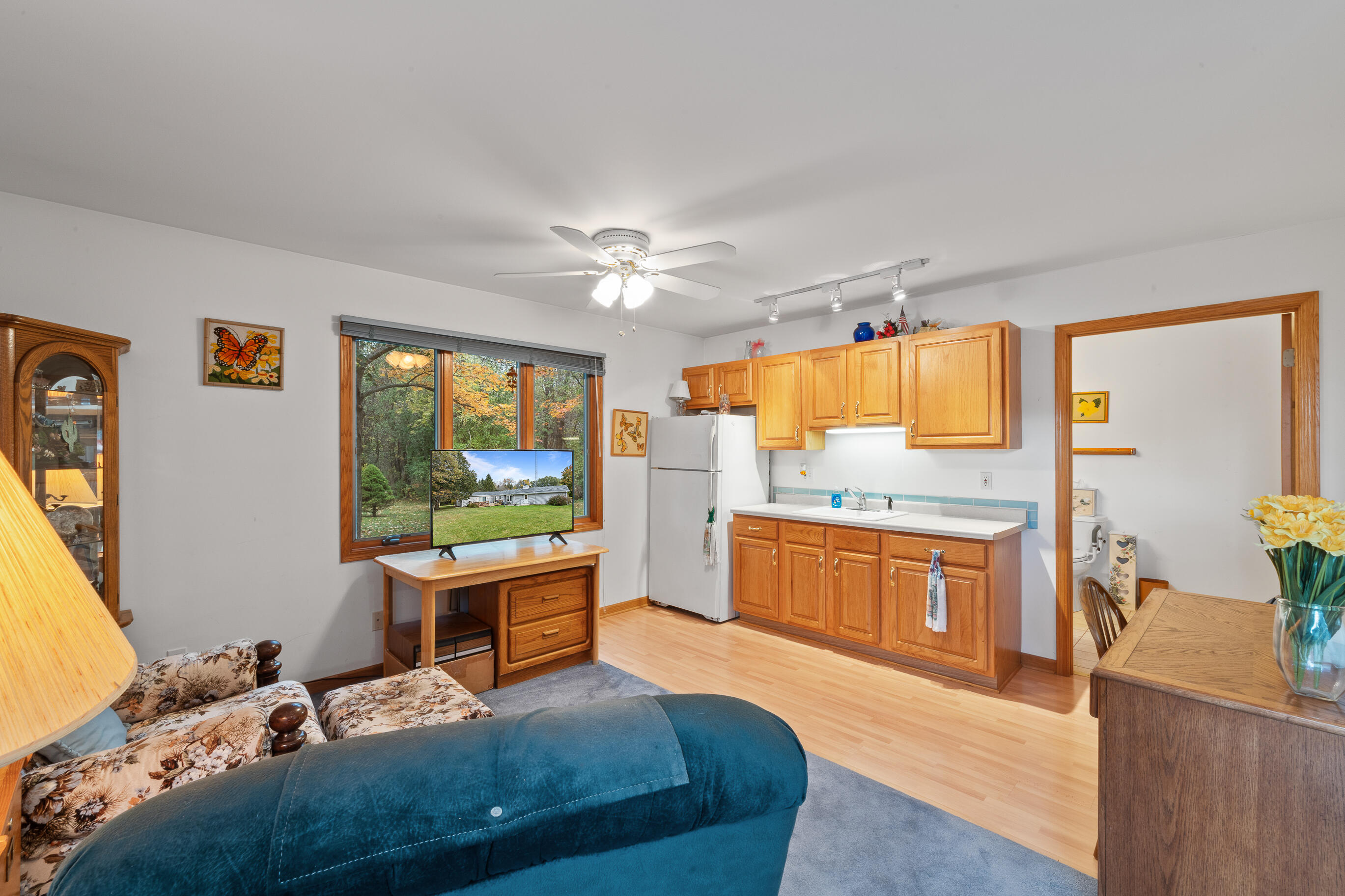 3345 County Rd F South Delavan, WI 53115 - Photo 27 of 45 27. Family Room with Kitchenette