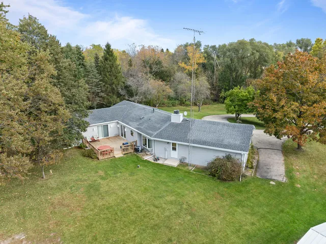 $585,000 | 3345 County Rd F South, Delavan, WI 53115