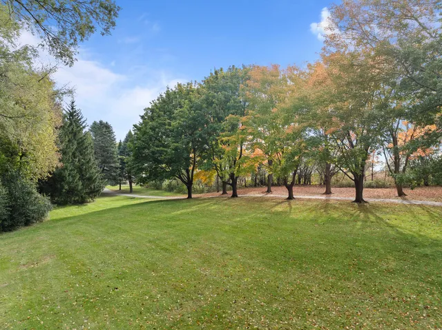 $585,000 | 3345 County Rd F South, Delavan, WI 53115