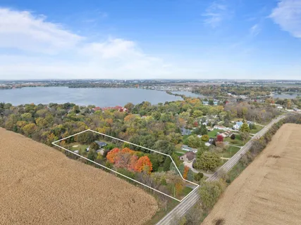 $585,000 | 3345 County Rd F South, Delavan, WI 53115