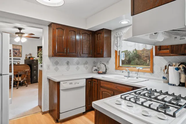 $585,000 | 3345 County Rd F South, Delavan, WI 53115