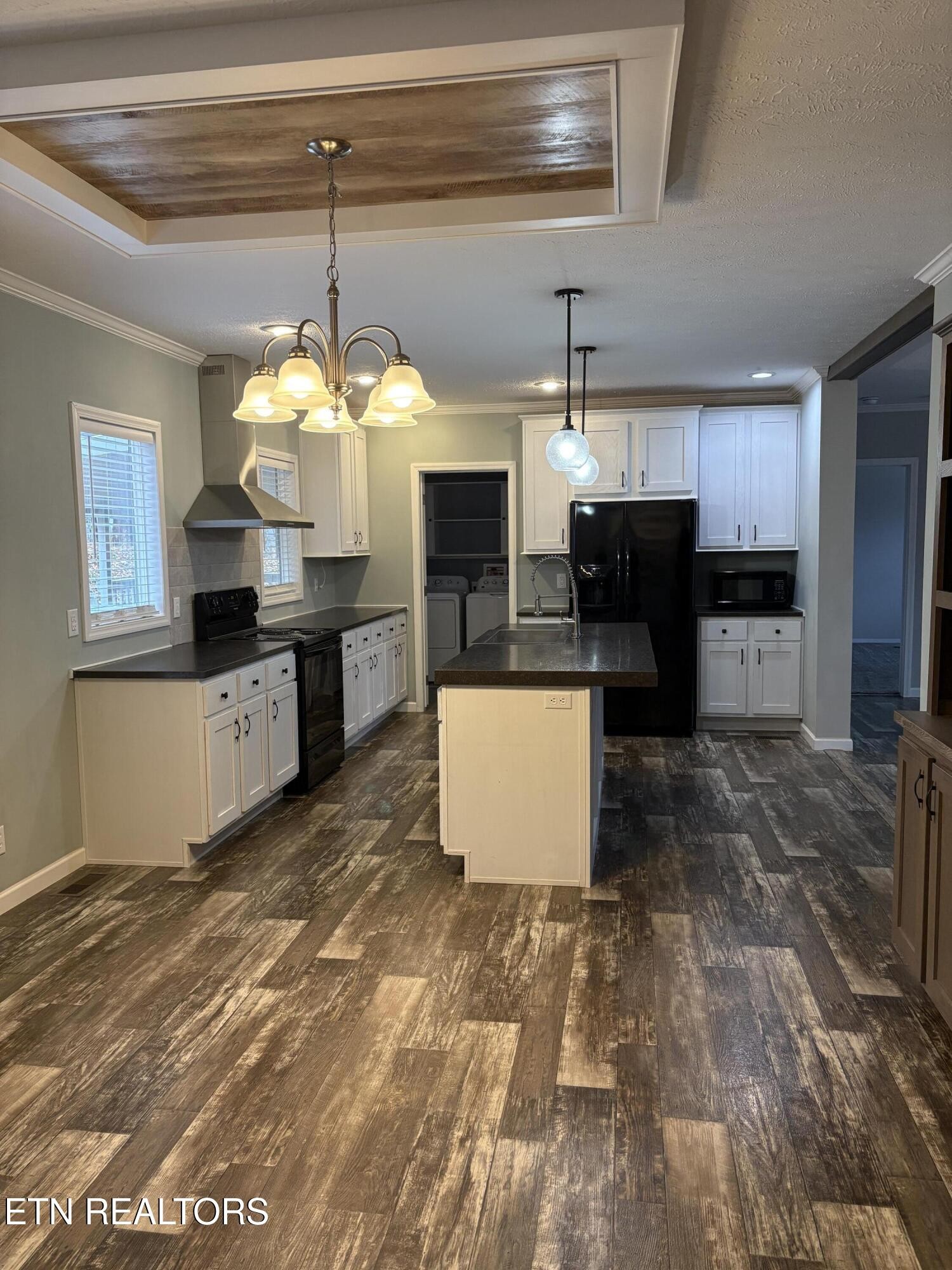 136 Hillview Road Ten Mile, TN 37880 - Photo 12 of 34 a kitchen with granite countertop a stove and a sink