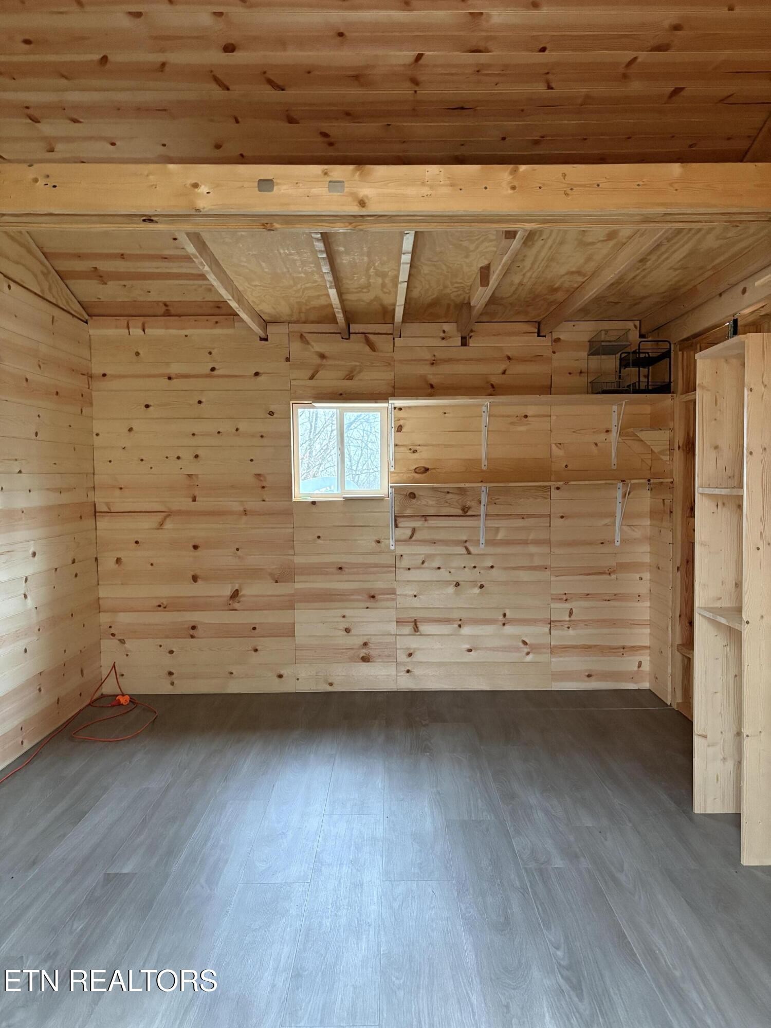 136 Hillview Road Ten Mile, TN 37880 - Photo 34 of 34 a view of a room with wooden floor