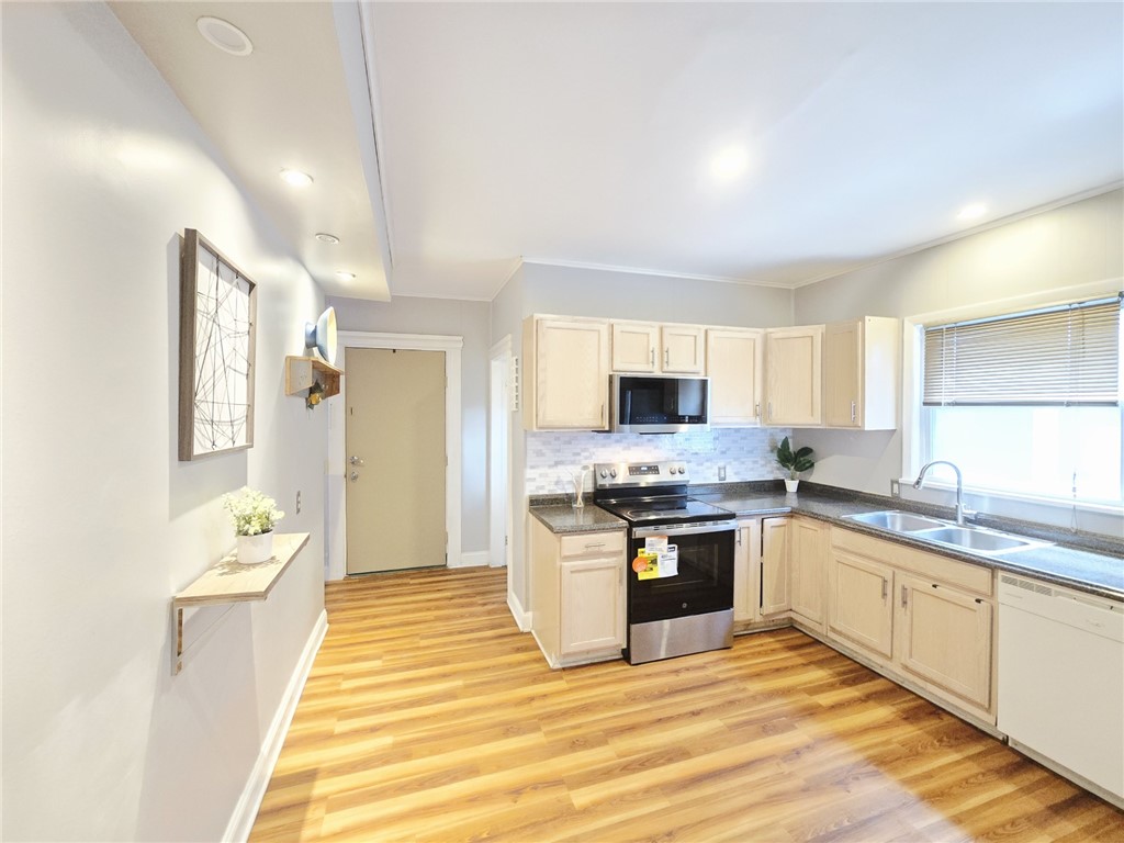 534 South Goodman Street Rochester, NY 14607 - Photo 18 of 40