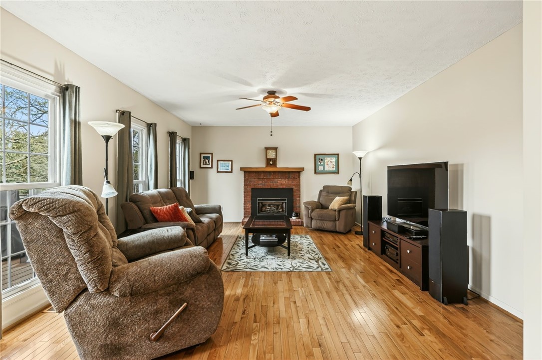 57 Edenfield Road Penfield, NY 14526 - Photo 11 of 50