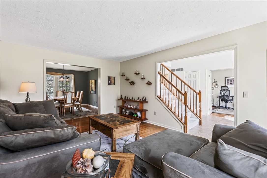 57 Edenfield Road Penfield, NY 14526 - Photo 14 of 50