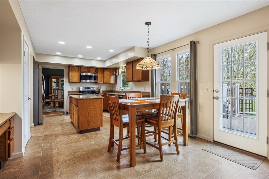 57 Edenfield Road Penfield, NY 14526 - Photo 9 of 50