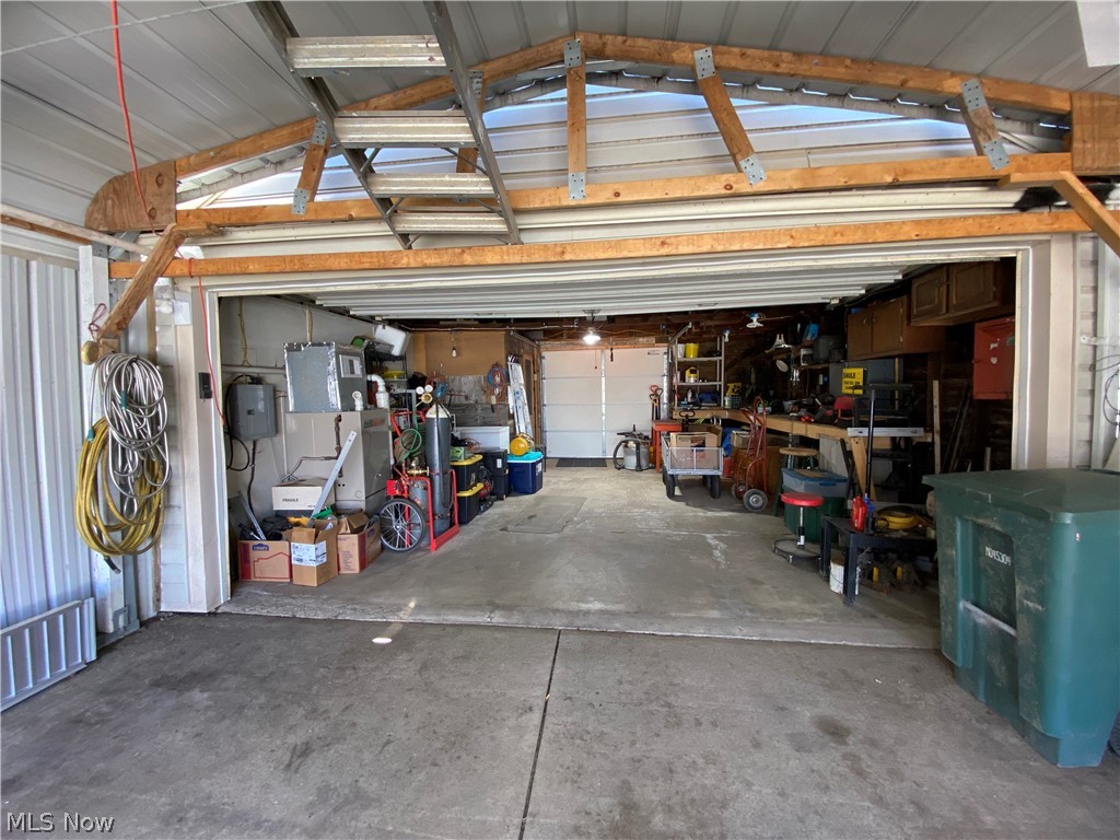 6431 Austinburg Road Ashtabula, OH 44004 - Photo 6 of 41 Garage with a workshop