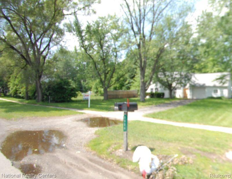 8916 Wayne Road Romulus, MI 48174 - Photo 1 of 1 StreetScapeImage