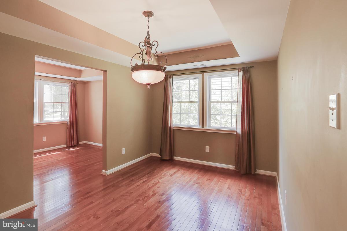 7308 Castlemoor Road Baltimore, MD 21244 - Photo 5 of 25 Dining Room