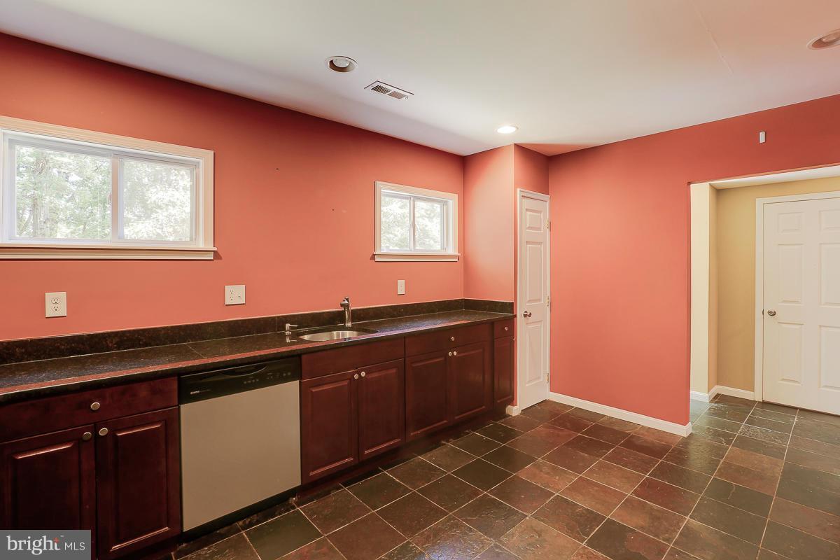 7308 Castlemoor Road Baltimore, MD 21244 - Photo 8 of 25 Kitchen