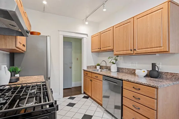 $550,000 | 1758 Commonwealth Avenue, Unit 12, Boston, MA 02135