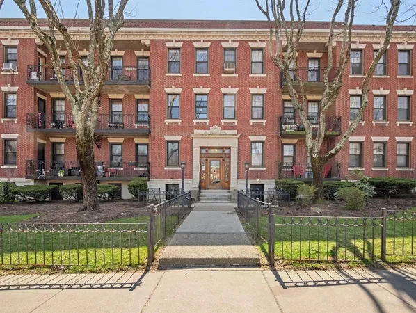 $550,000 | 1758 Commonwealth Avenue, Unit 12, Boston, MA 02135
