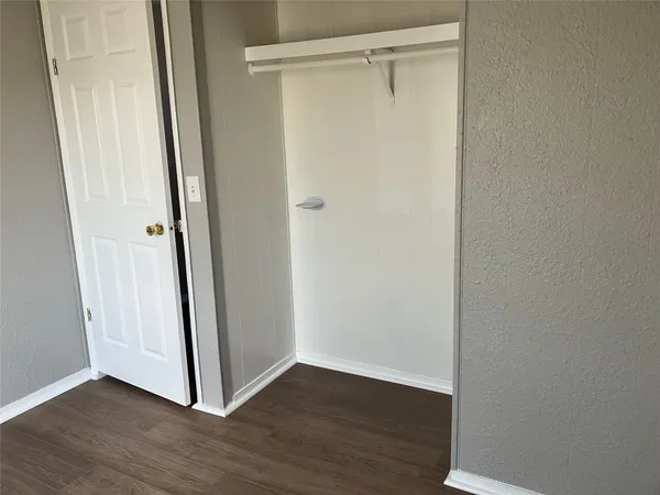 $1,100 | 118 Walnut Street, Blessing, TX 77414