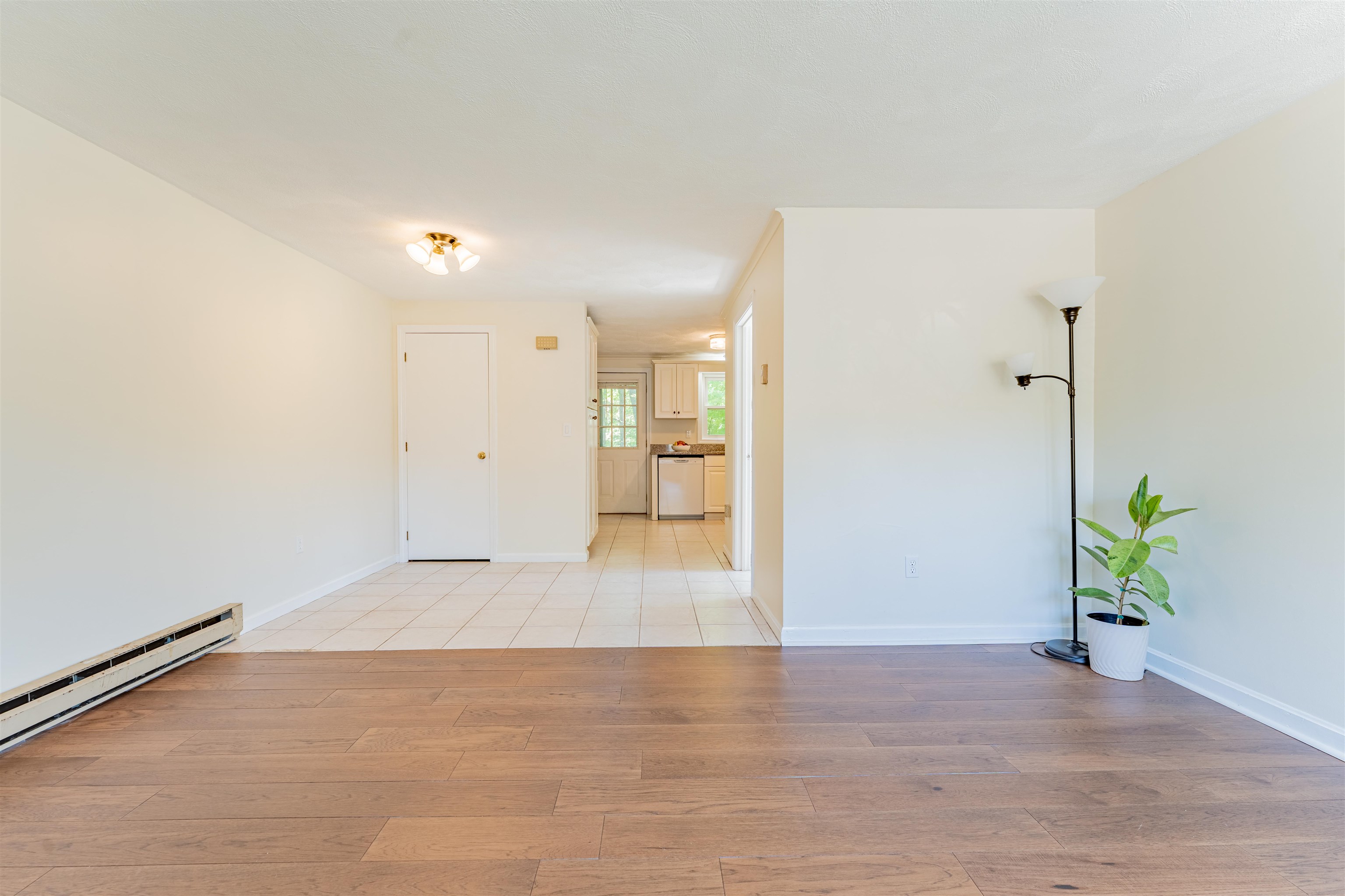 111 Stonegate Lane Derry, NH 03038 - Photo 3 of 25