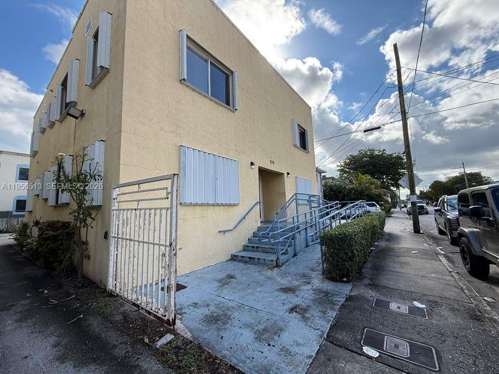 229 Northwest 10th Avenue, Unit 4 Miami, FL 33128 - Photo 1 of 9