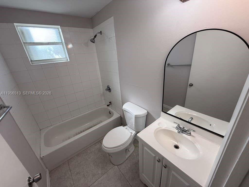229 Northwest 10th Avenue, Unit 4 Miami, FL 33128 - Photo 7 of 9
