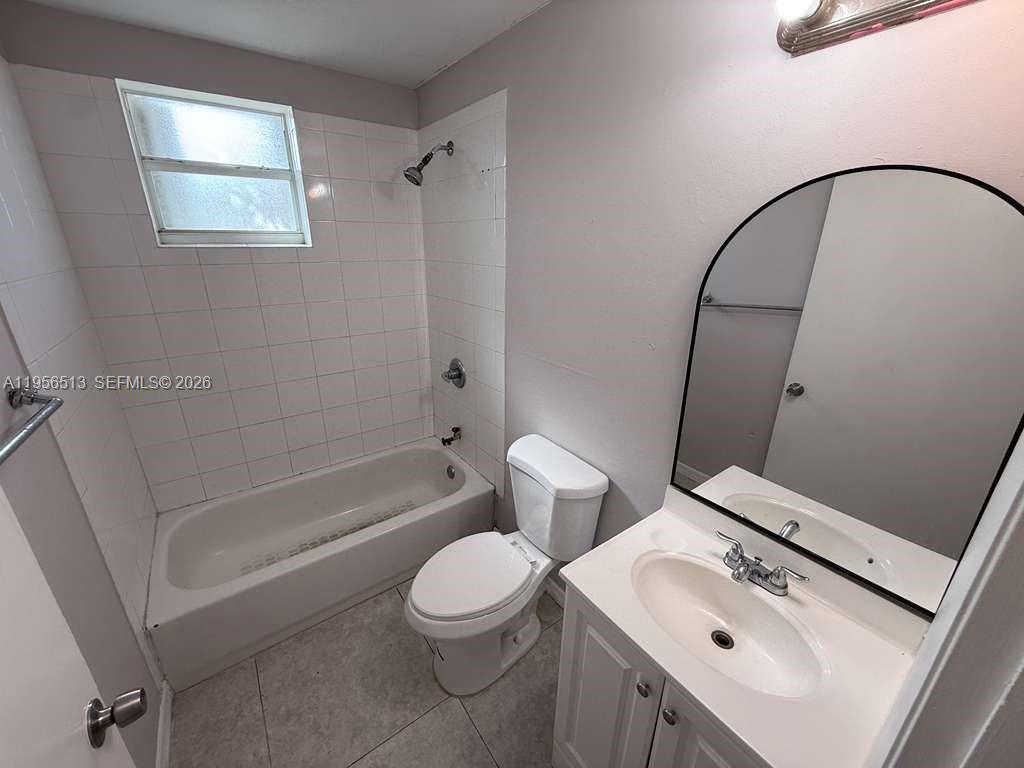 229 Northwest 10th Avenue, Unit 4 Miami, FL 33128 - Photo 8 of 9