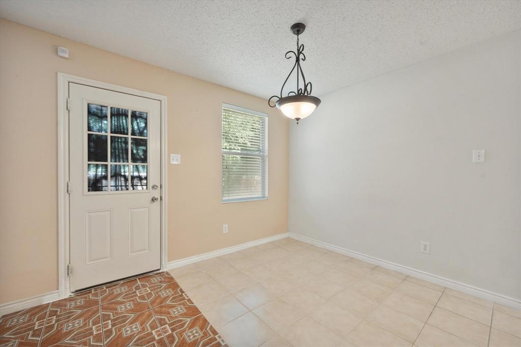 511 Travis Ranch Trail Arlington, TX 76002 - Photo 28 of 40 Gallery Image 28