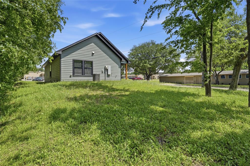 738 East Sears Street Denison, TX 75021 - Photo 30 of 32