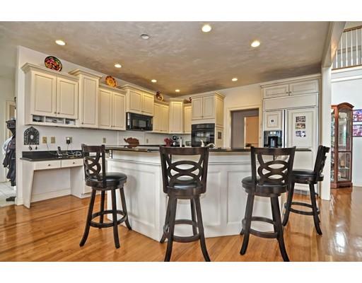 29 Old Farm Road Norwood, MA 02062 - Photo 8 of 29 Gallery Image 8