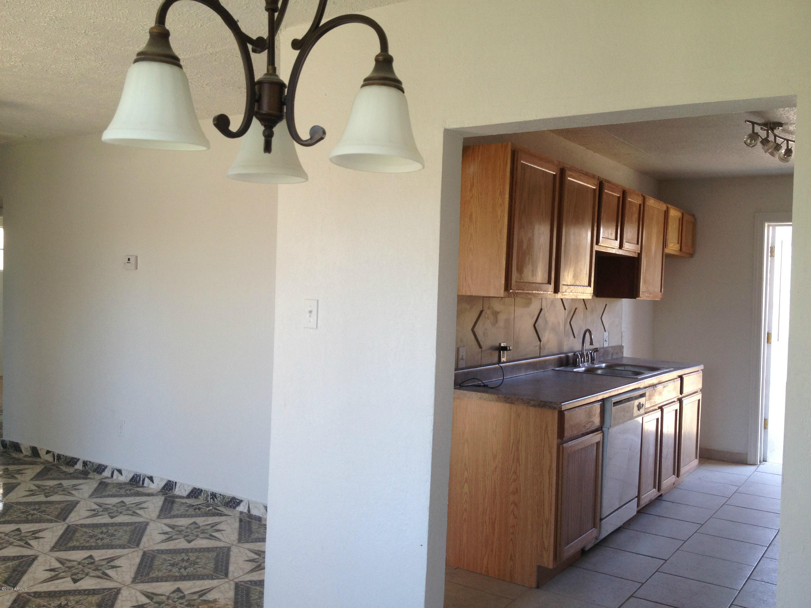 3613 West Coronado Road Phoenix, AZ 85009 - Photo 14 of 19 IMG_2156