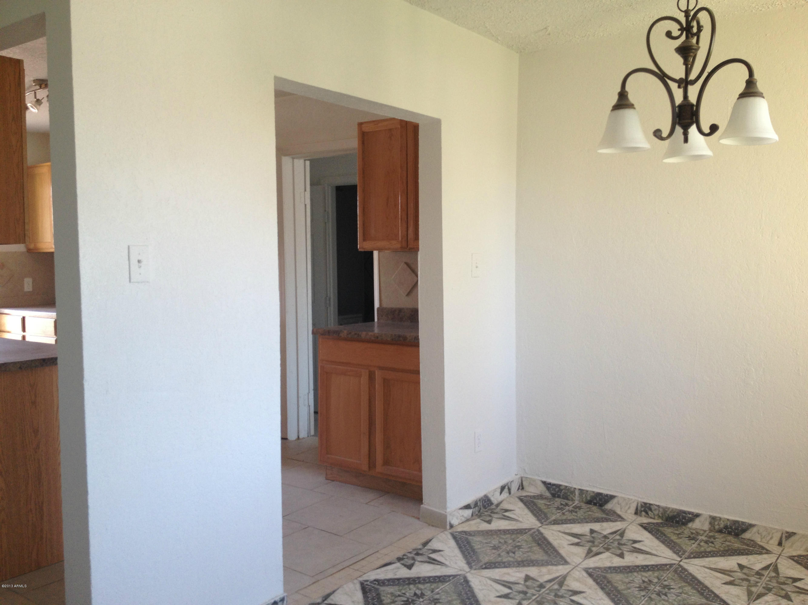 3613 West Coronado Road Phoenix, AZ 85009 - Photo 4 of 19 IMG_2137