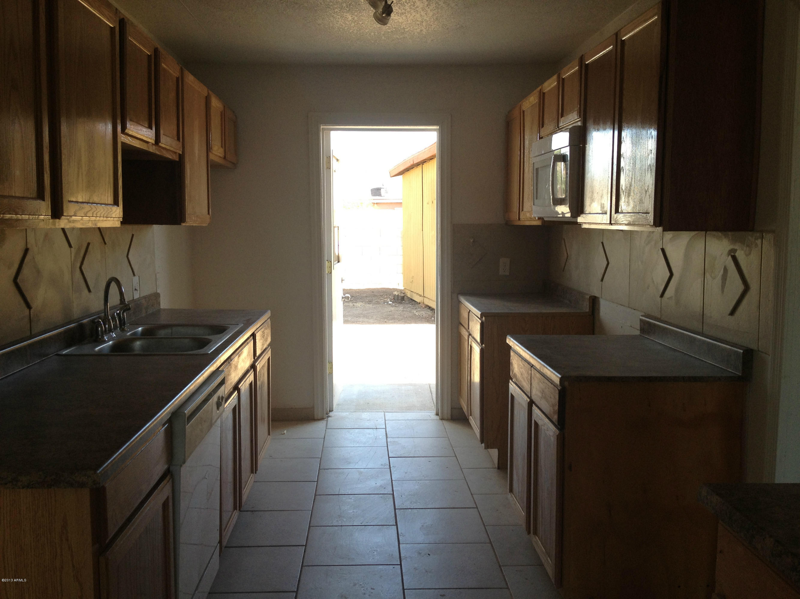 3613 West Coronado Road Phoenix, AZ 85009 - Photo 6 of 19 IMG_2139