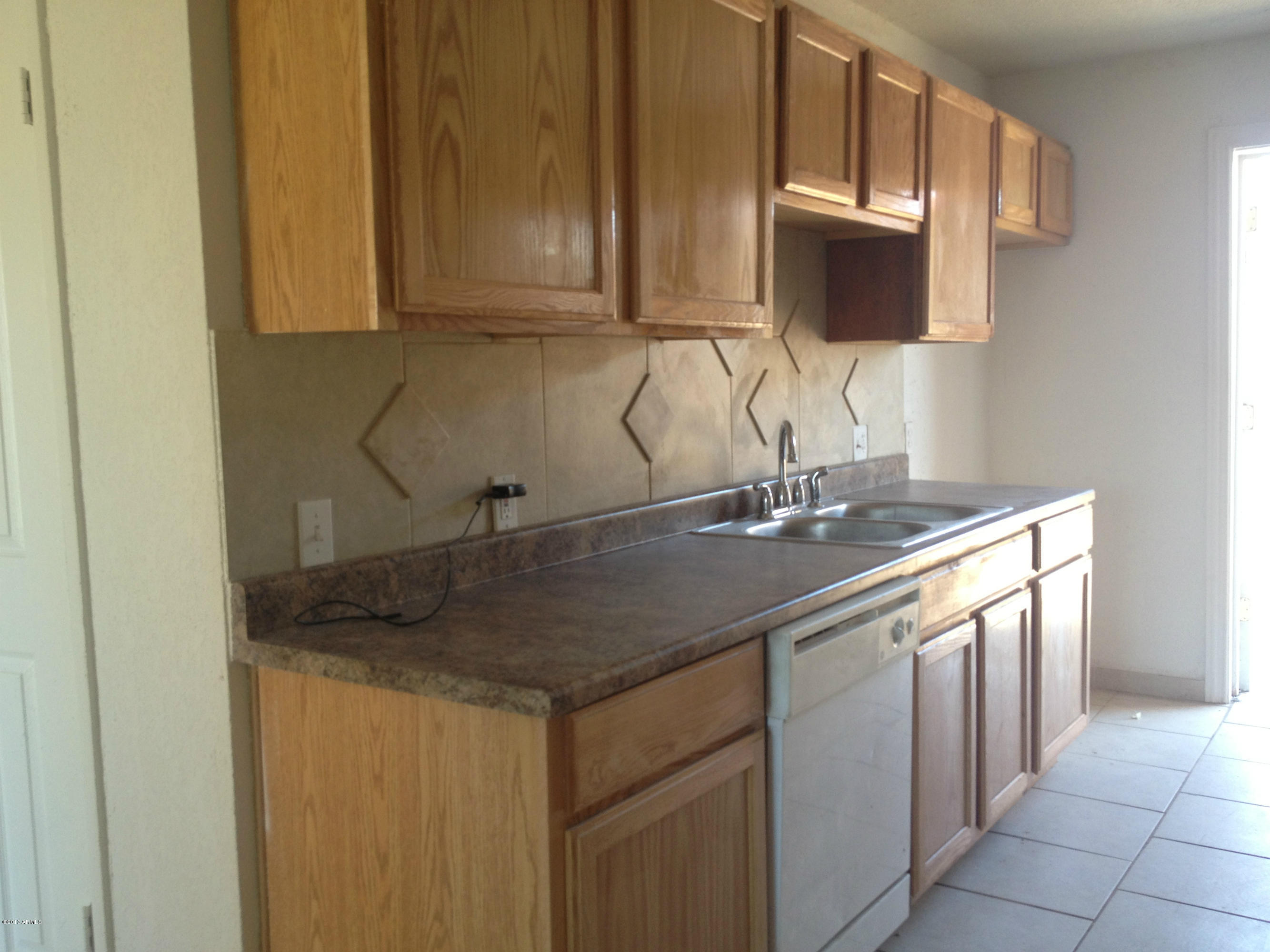 3613 West Coronado Road Phoenix, AZ 85009 - Photo 7 of 19 IMG_2140