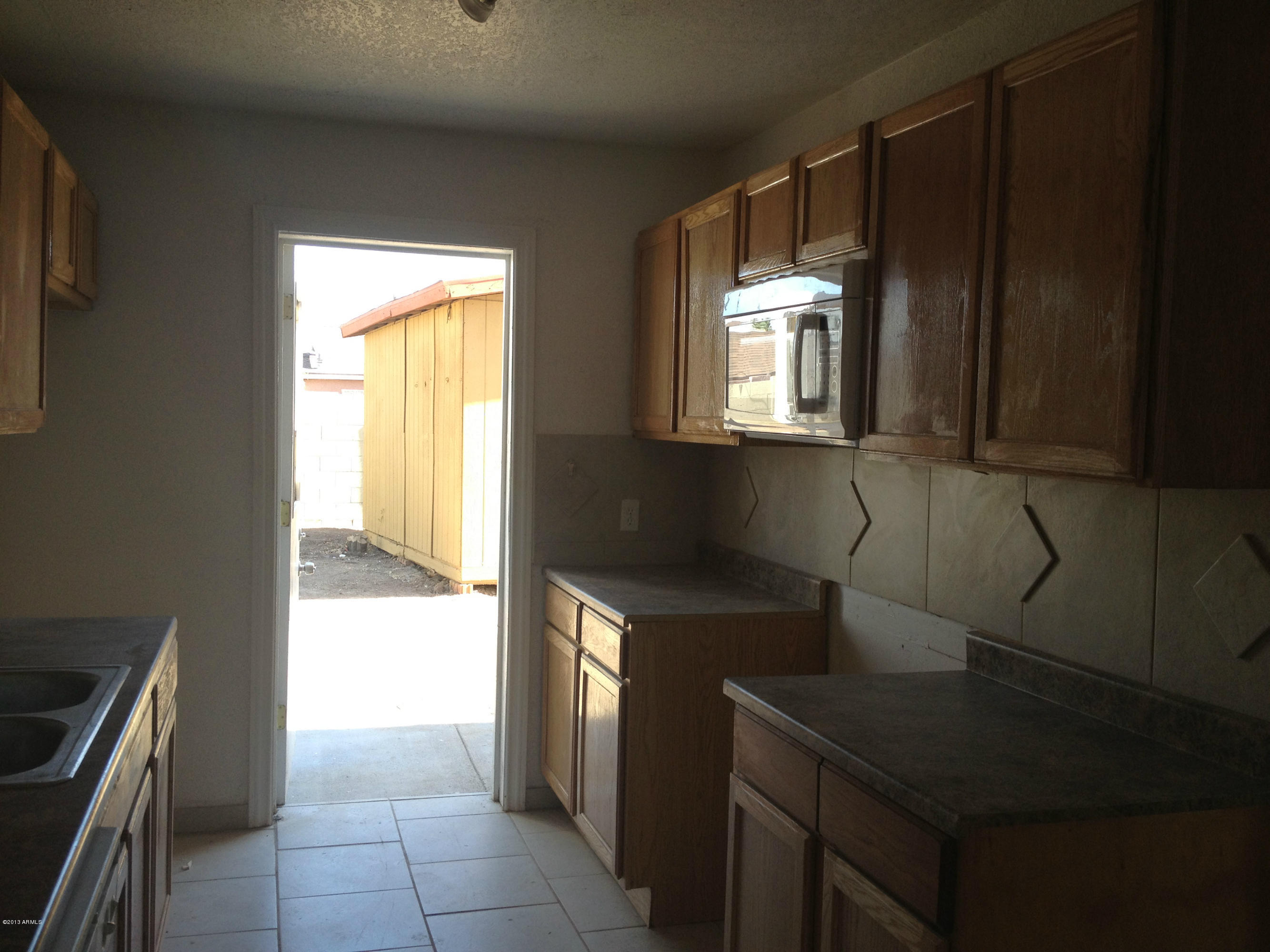 3613 West Coronado Road Phoenix, AZ 85009 - Photo 8 of 19 IMG_2141
