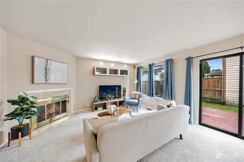 $369,950 | 1302 3rd Street Southeast, Unit 1, Auburn, WA 98002