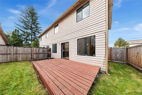 $369,950 | 1302 3rd Street Southeast, Unit 1, Auburn, WA 98002