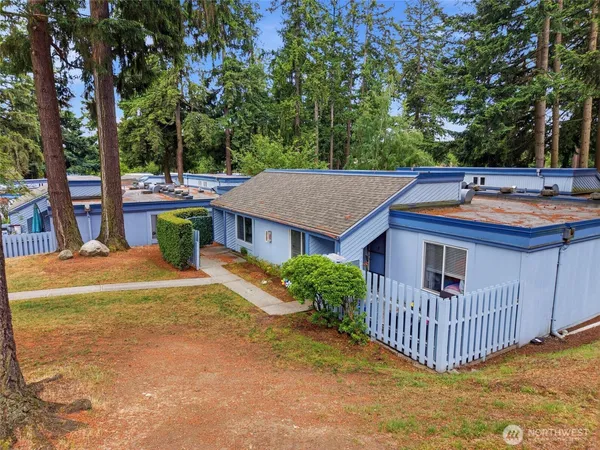 $310,000 | 4308 Northeast Sunset Boulevard, Unit V3, Renton, WA 98059