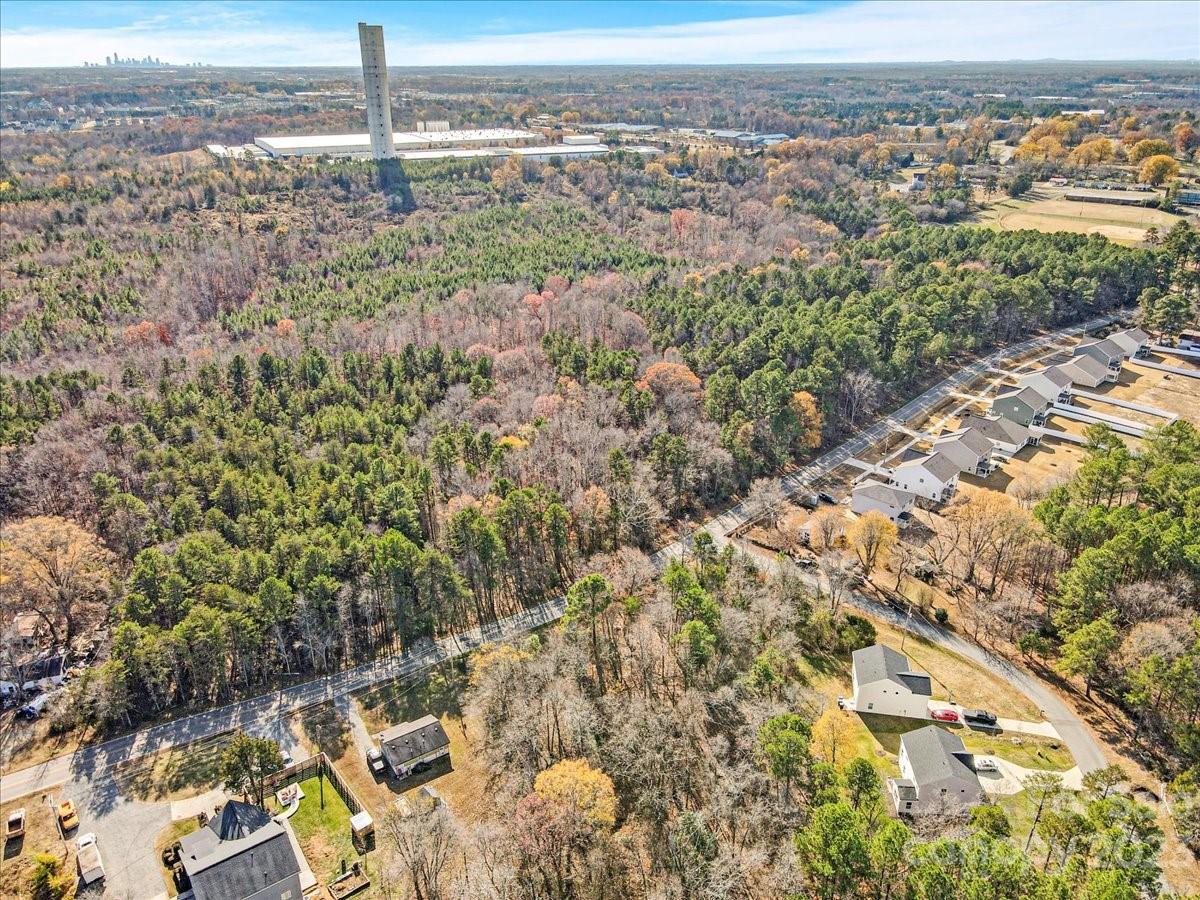 14607 Holbrooks Road Huntersville, NC 28078 - Photo 7 of 11 Gallery Image 7