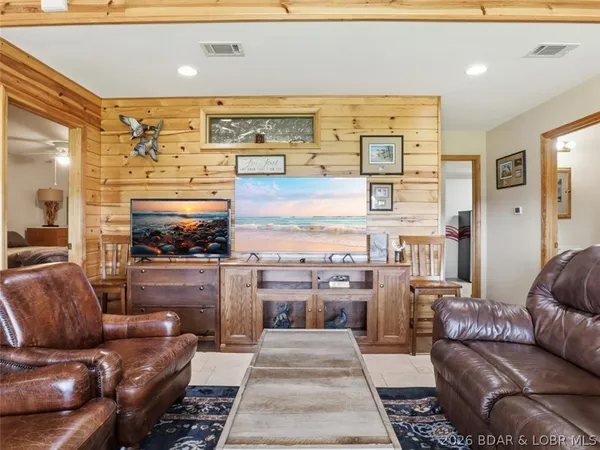 $1,575,000 | 21756 Flippin Road, Warsaw, MO 65355