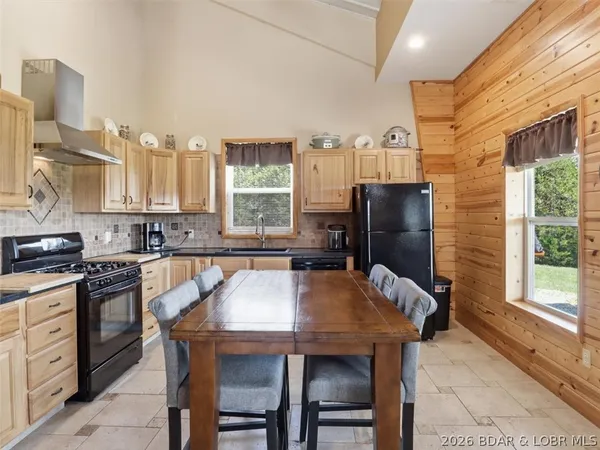 $1,575,000 | 21756 Flippin Road, Warsaw, MO 65355