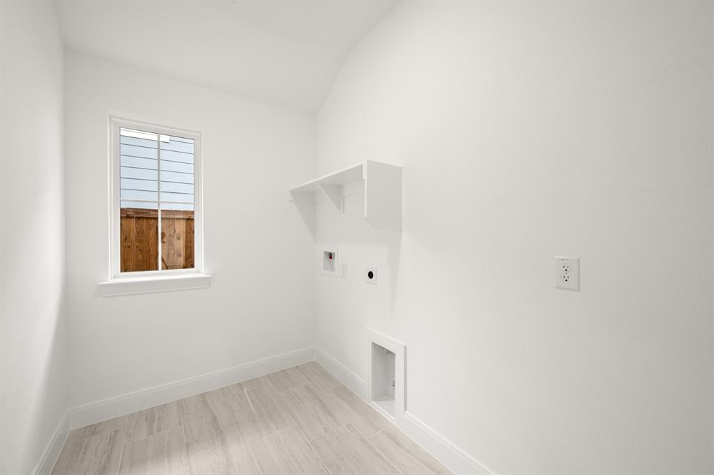 1023 Rylan Street Midlothian, TX 76065 - Photo 20 of 27 1023 Rylan- Utility-1