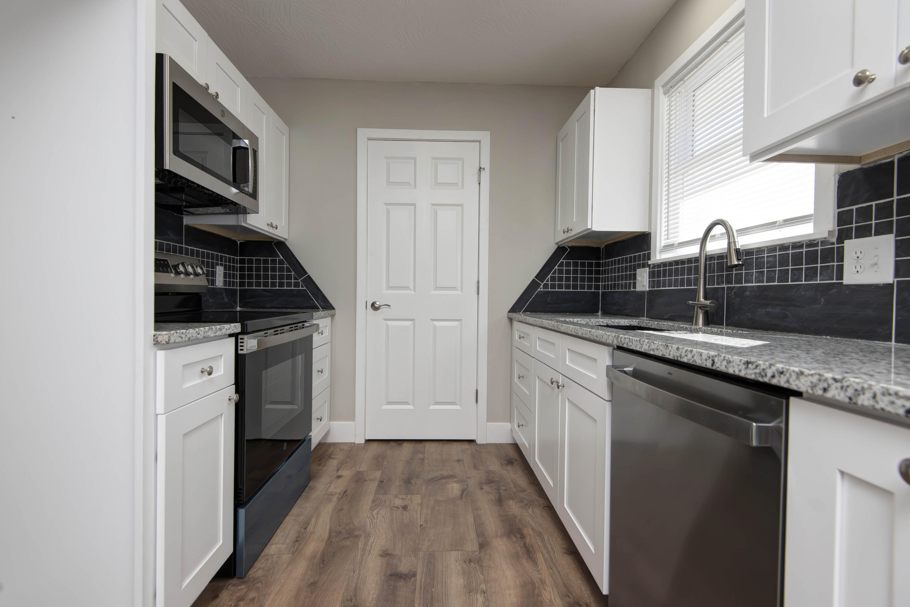3202 West Calhoun Street Springfield, MO 65802 - Photo 5 of 25 Calhoun (5)