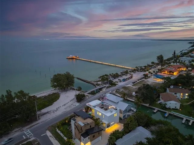 $4,395,000 | 115 North Bay Boulevard, Anna Maria, FL 34216