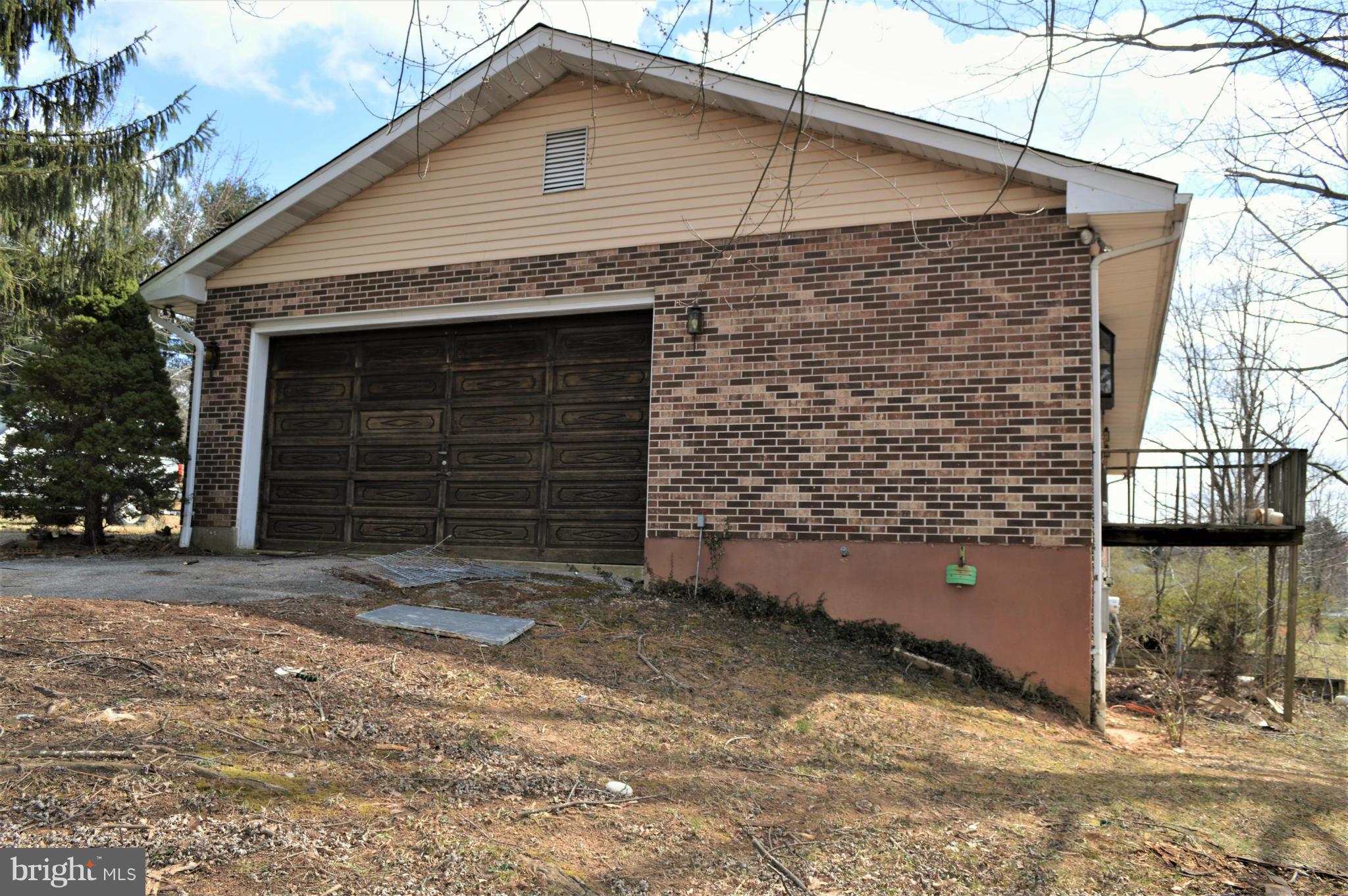 16308 Yeoho Road Sparks, MD 21152 - Photo 5 of 28 Garage
