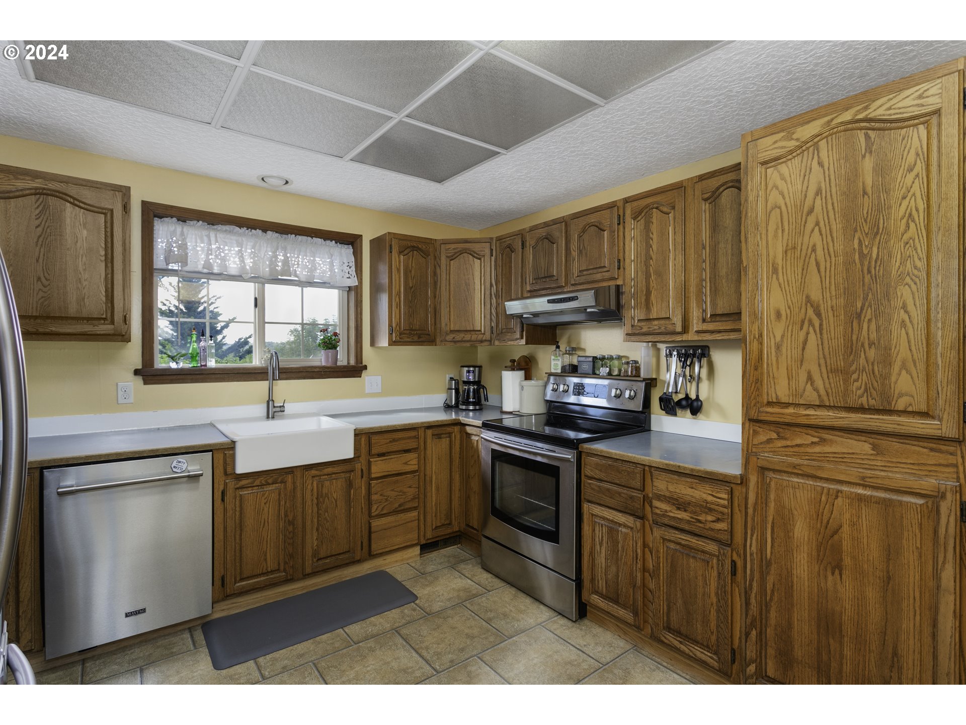301 Northeast Lucas Road Troutdale, OR 97060 - Photo 6 of 46 Gallery Image 6