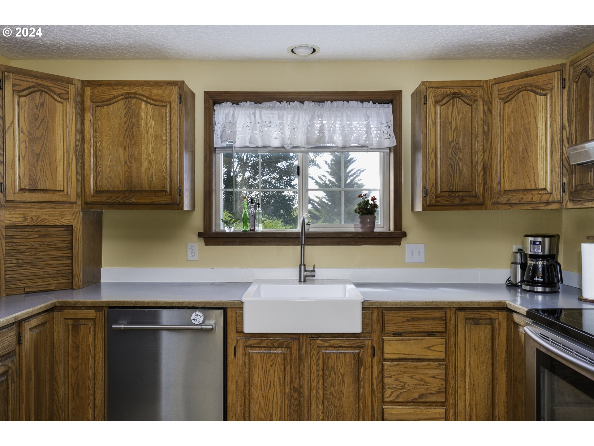 301 Northeast Lucas Road Troutdale, OR 97060 - Photo 7 of 46 Gallery Image 7