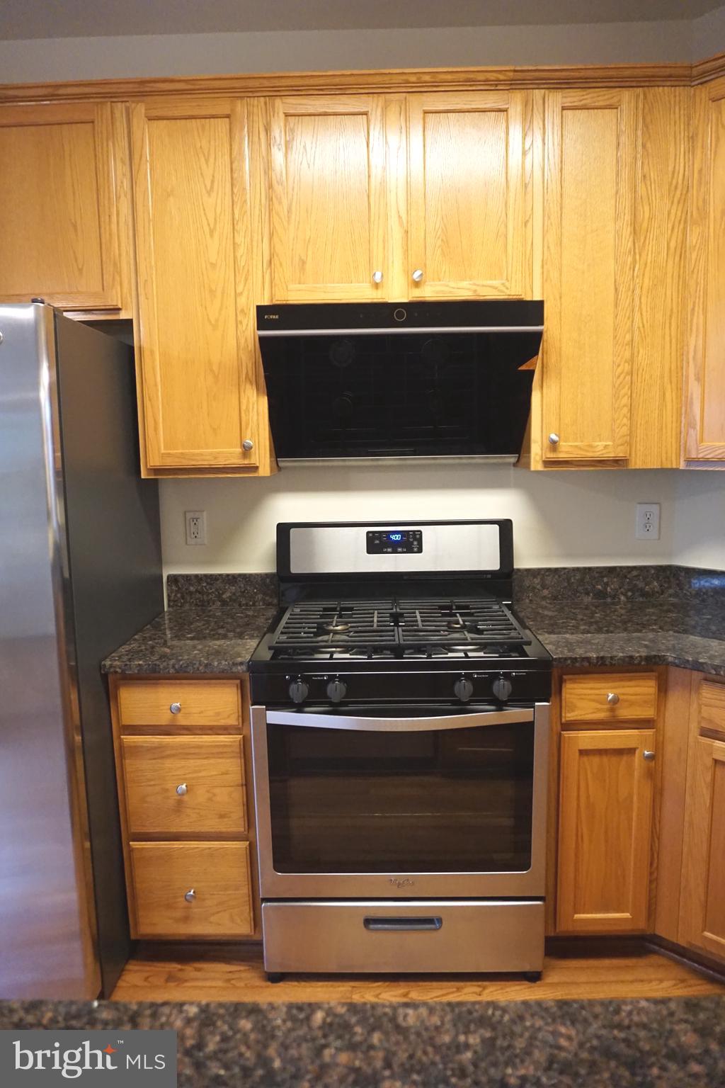 9724 Athletic Way Gaithersburg, MD 20878 - Photo 11 of 48