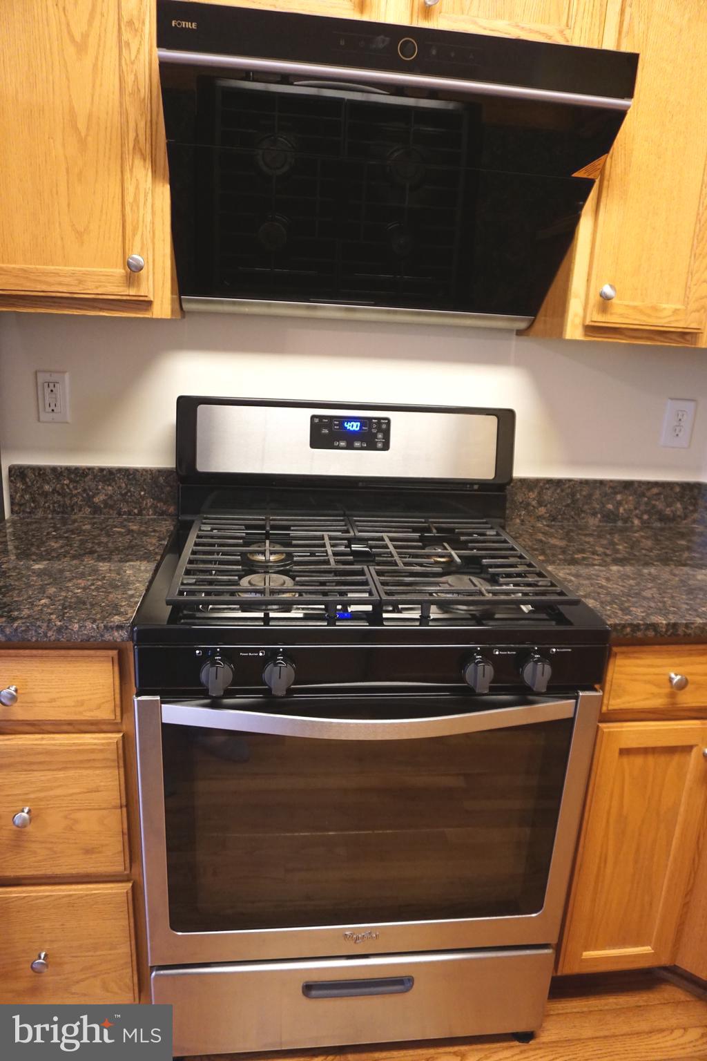 9724 Athletic Way Gaithersburg, MD 20878 - Photo 12 of 48