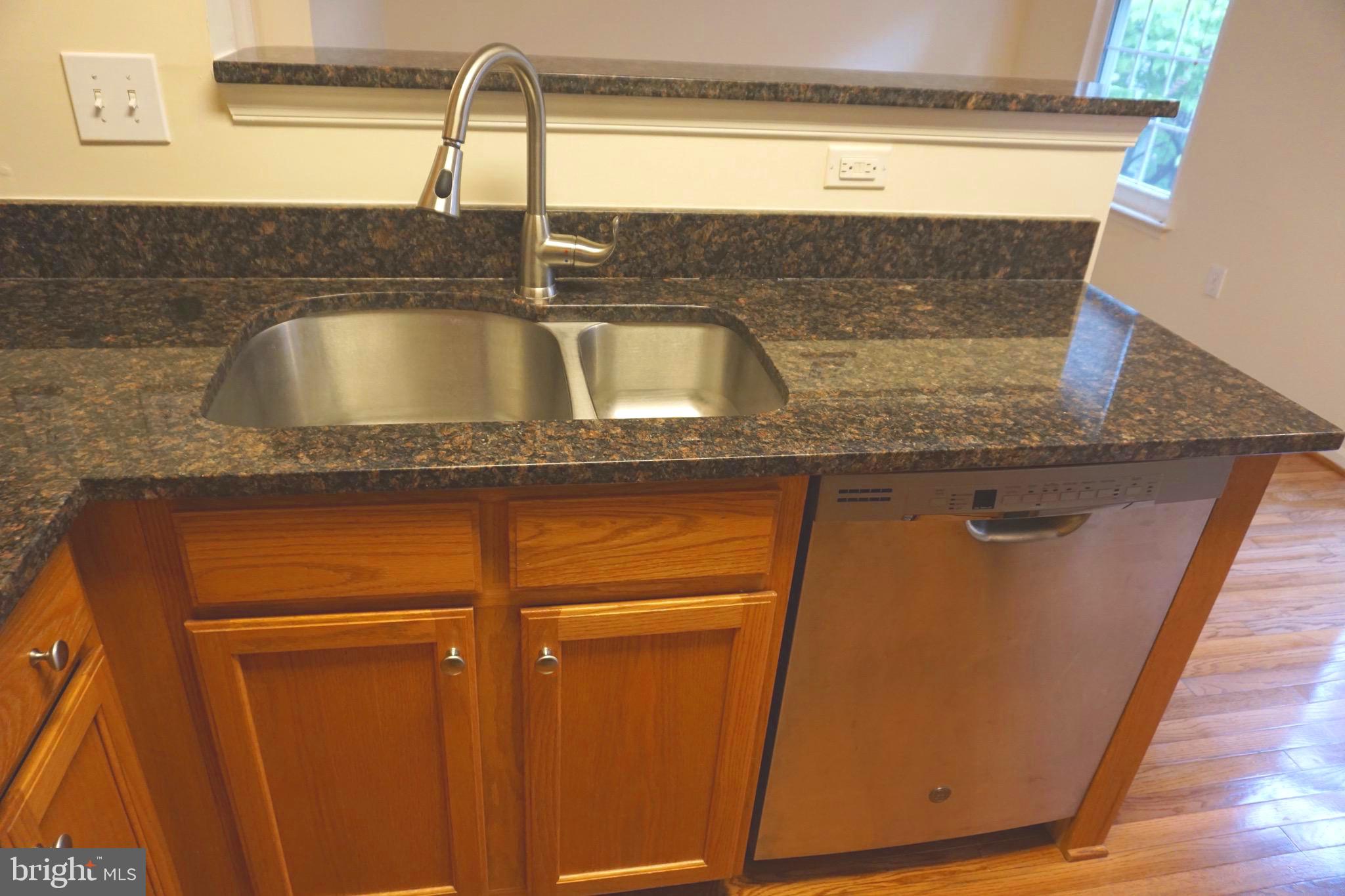 9724 Athletic Way Gaithersburg, MD 20878 - Photo 13 of 48